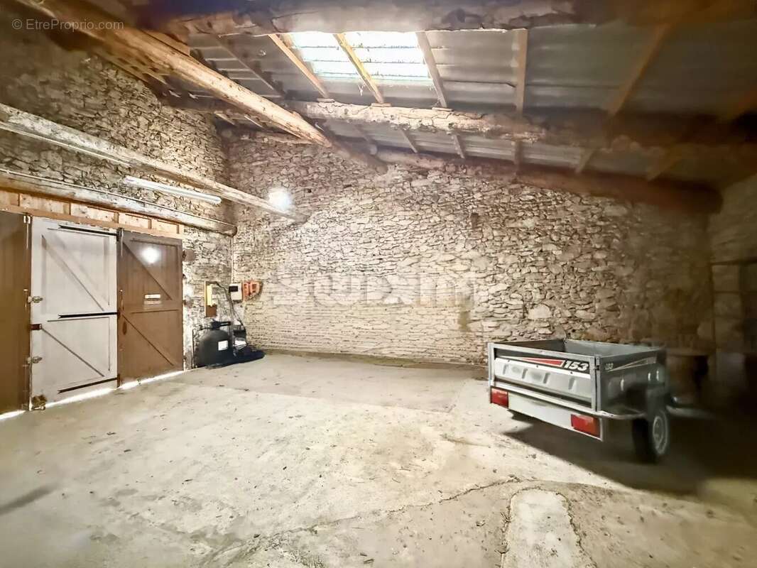 Maison à SAINT-MARCEL-LES-SAUZET