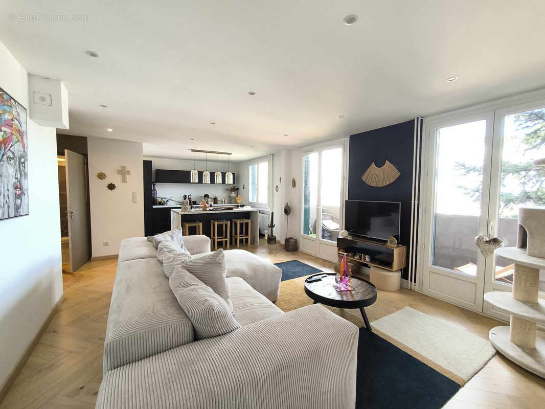 Appartement à SAINT-ETIENNE