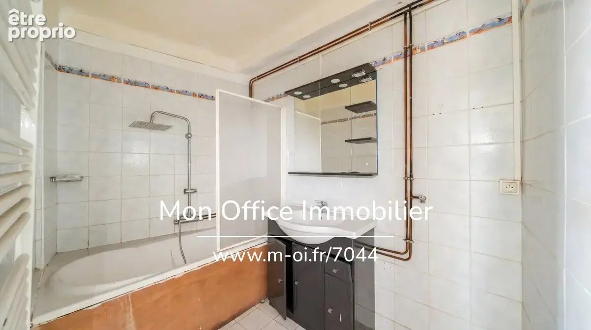 Référence : 7044-CGO - Appartement T4 - Secteur Bon Secours - photo 9