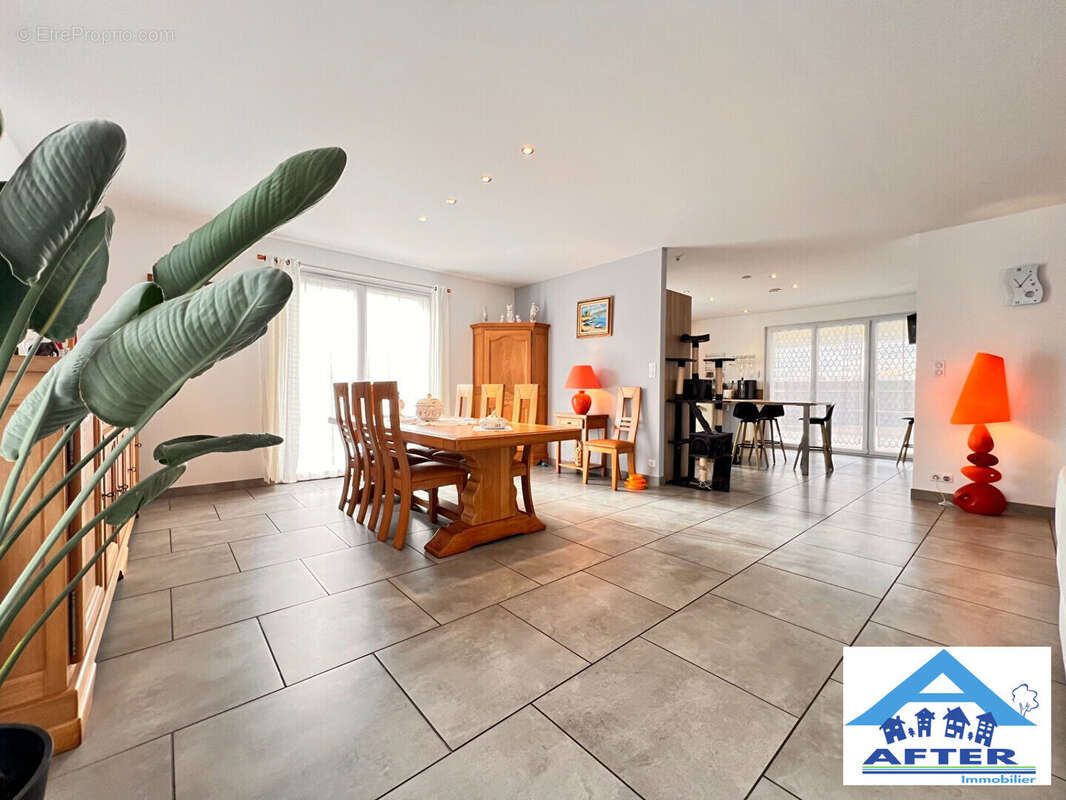 Maison à XERMAMENIL