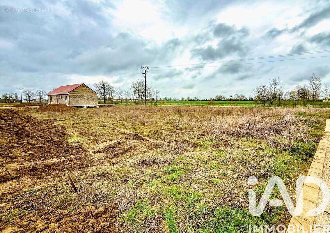 Photo 2 - Terrain à VARANGES