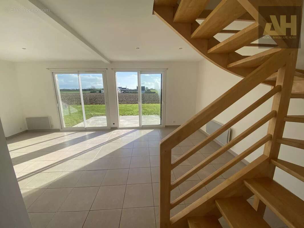 Maison à PLOUGONVELIN