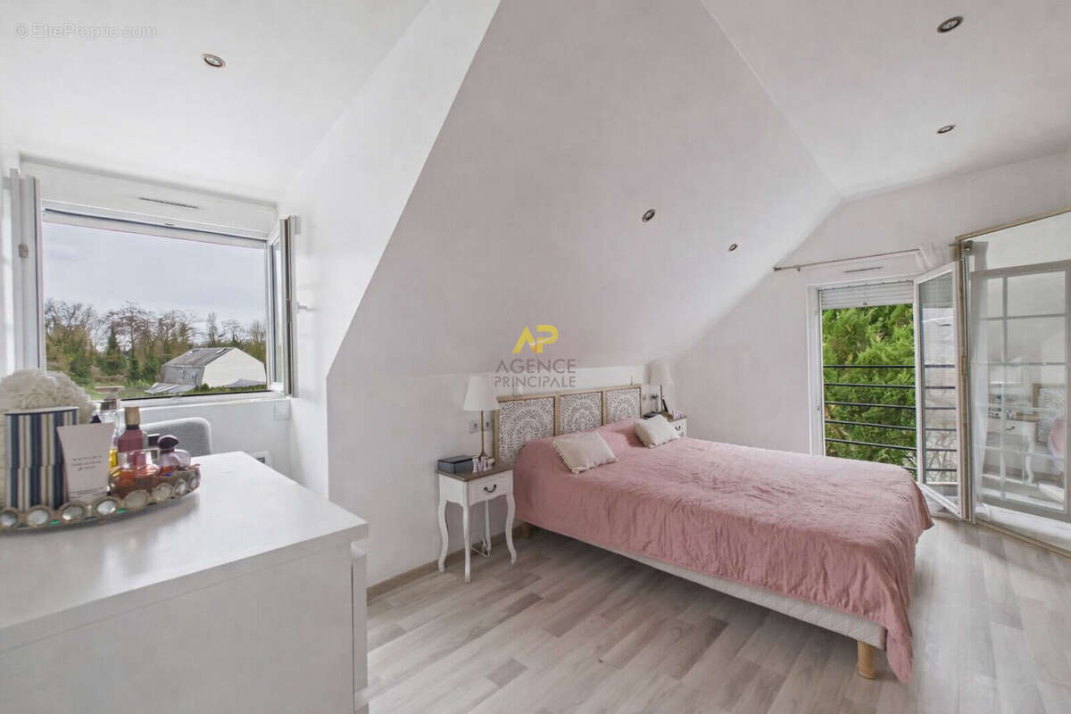 Maison à MONTIGNY-LES-CORMEILLES