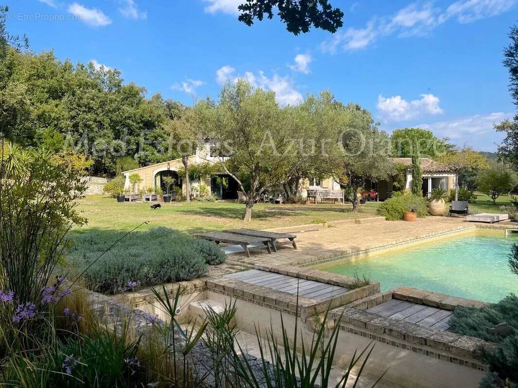 Maison à LA GARDE-FREINET