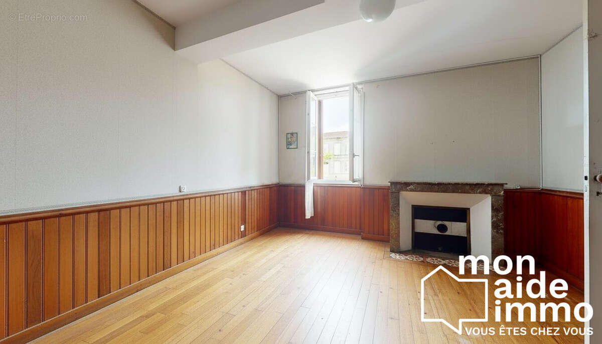 Maison 256 m² à Grignols  - photo 3