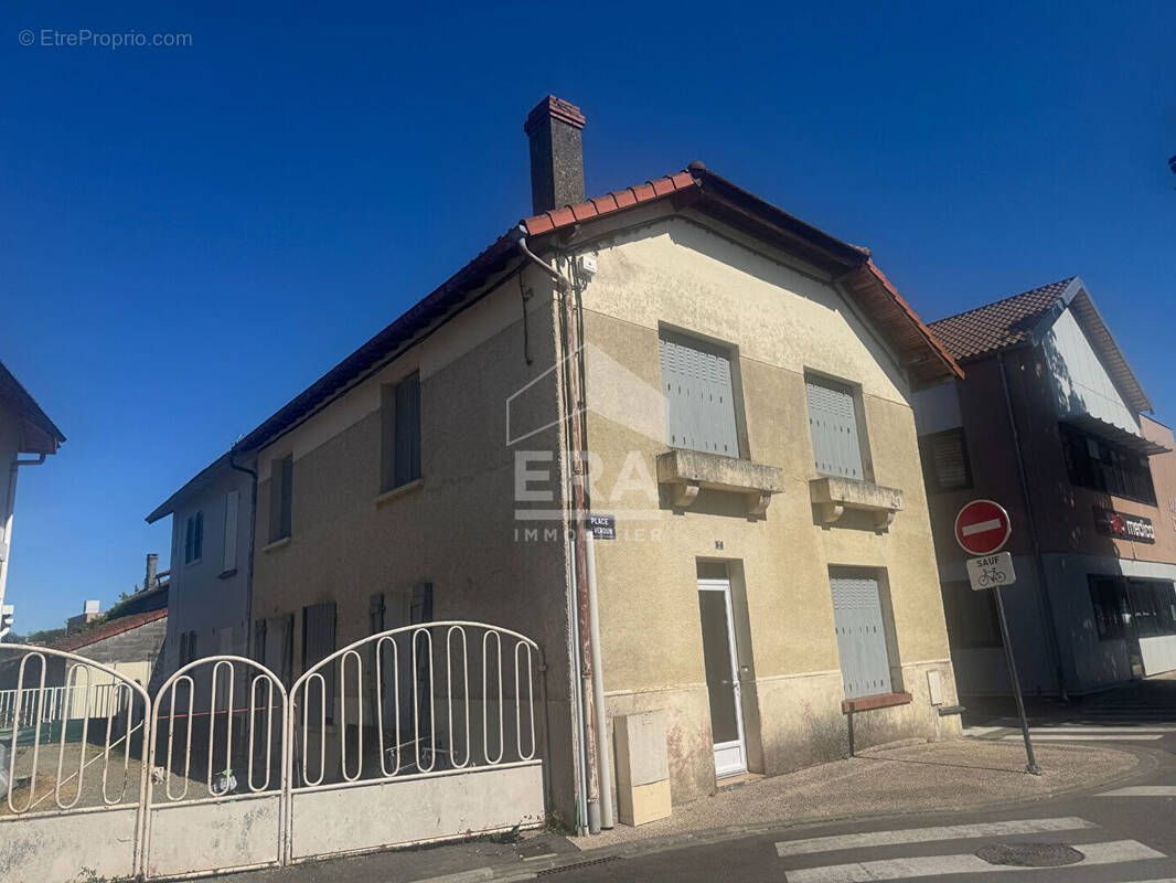 Maison à VIC-EN-BIGORRE