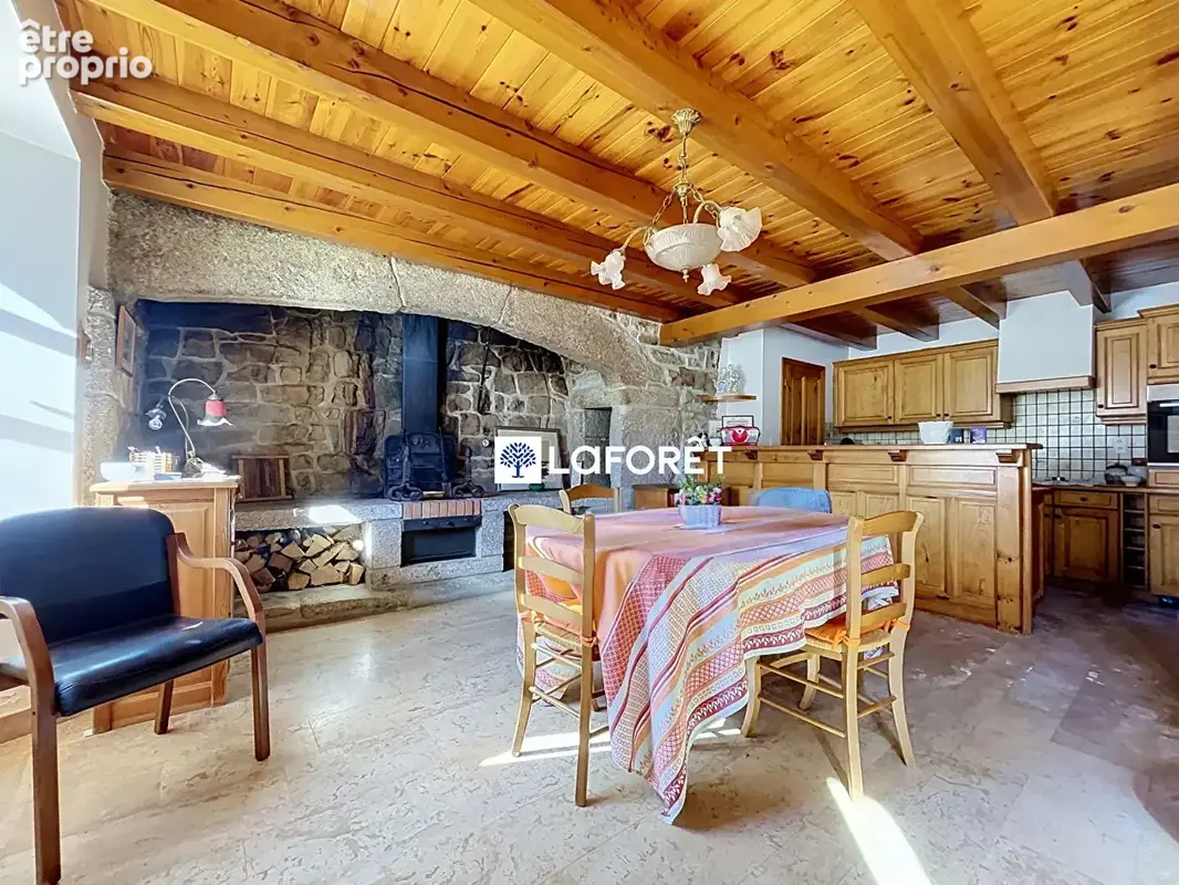 Maison Peyre En Aubrac 5 pièce(s) 158 m2 - photo 4