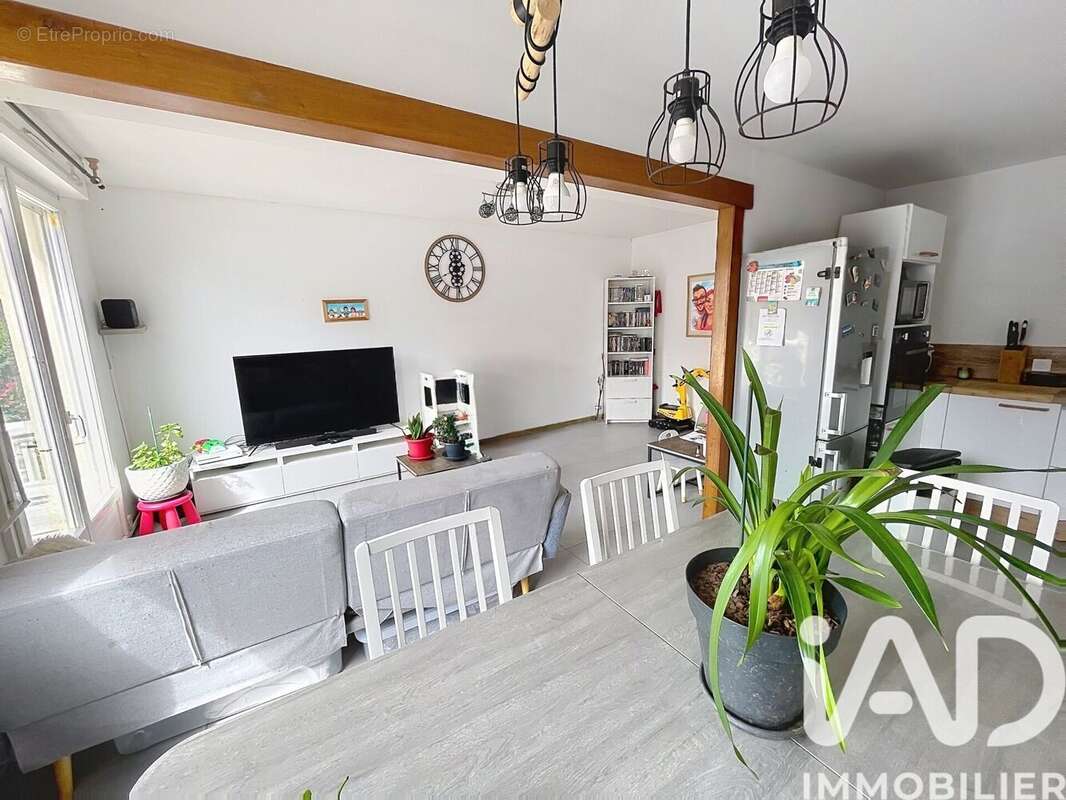 Maison 125 m² à Teillay  - photo 2