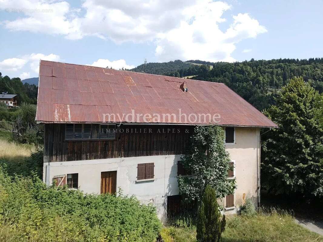 Immeuble de  4 appartements de 2 chambres - Flumet (73590) - photo 3