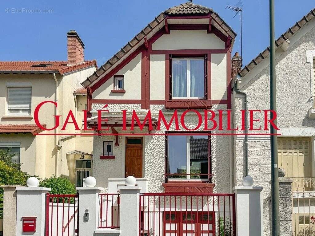 Appartement à BOURG-LA-REINE