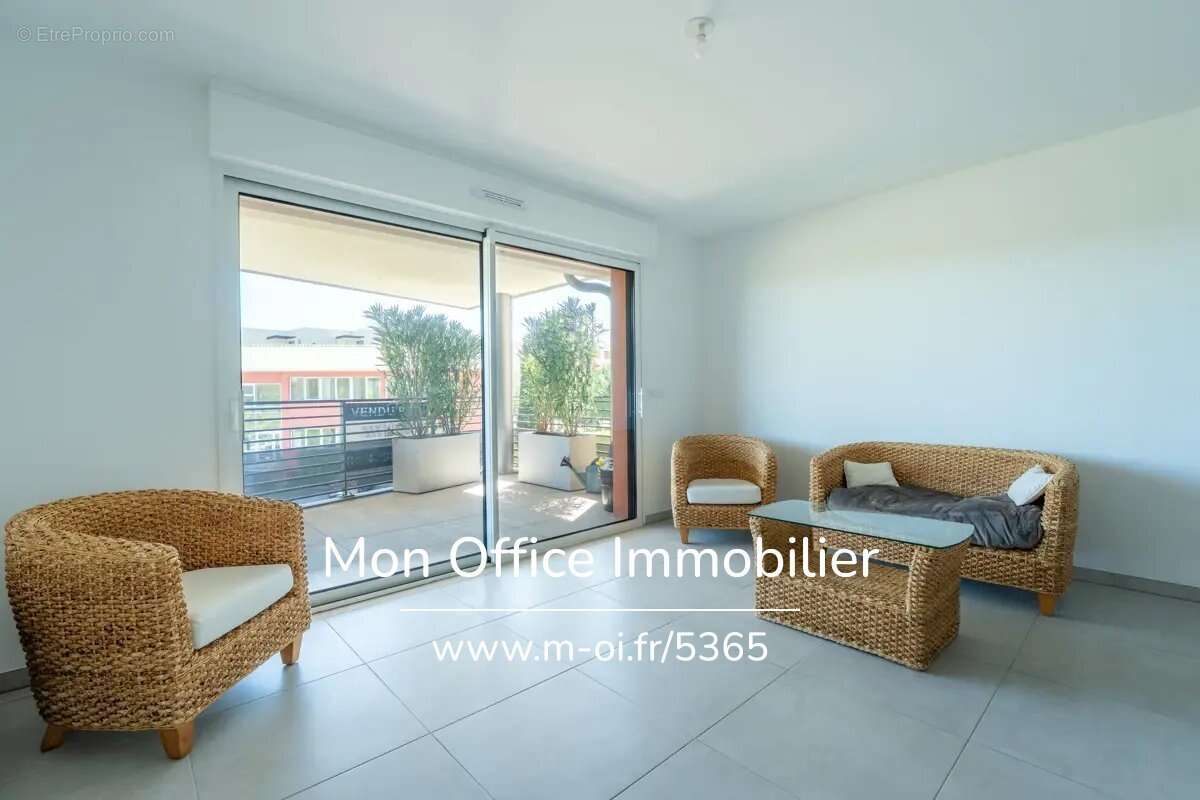 Référence : 6919-MAC - Appartement - T3 - 66m2 - Terrasse - Parking - Aix-en-Provence - La Duranne - 13100 - photo 7