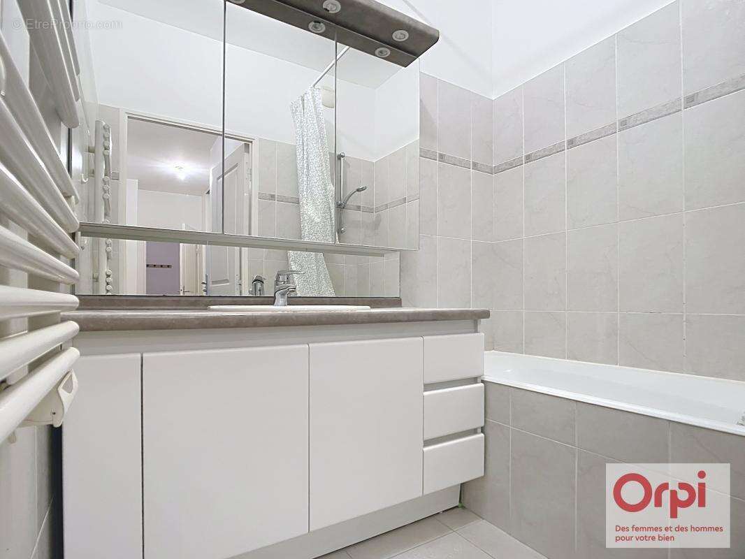 Appartement à ISSY-LES-MOULINEAUX