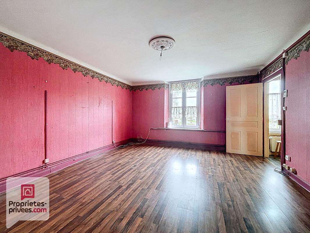 Appartement à VIC-SUR-SEILLE