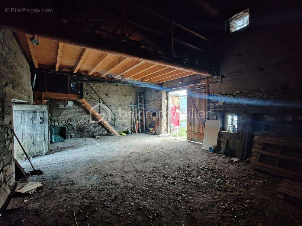 Maison à MARSAC-EN-LIVRADOIS