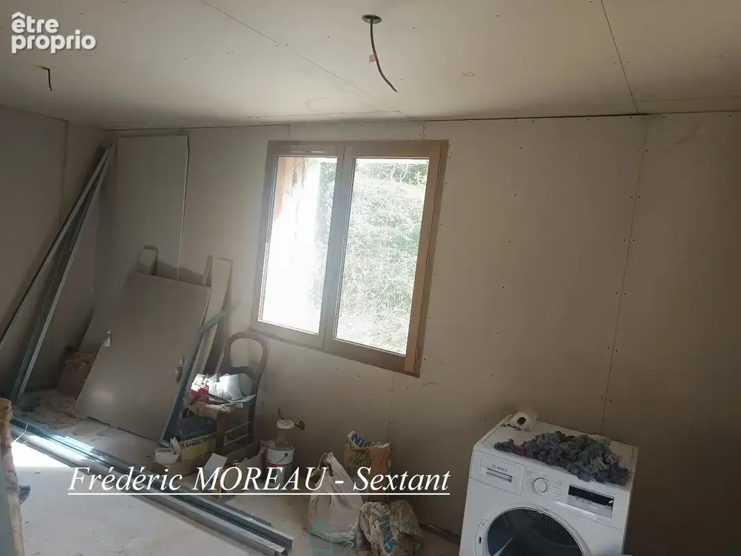 Ensemble immobilier à rénover intégralement au milieu de la nature. - photo 4
