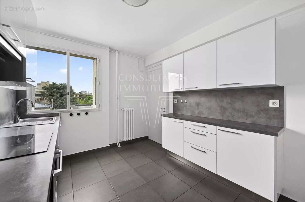 Appartement à NEUILLY-SUR-SEINE