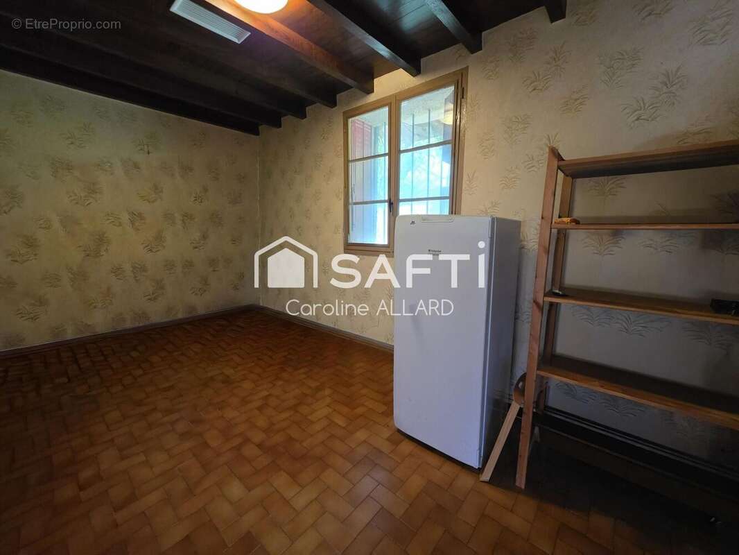 Maison 129 m² à Sauveterre  - photo 9