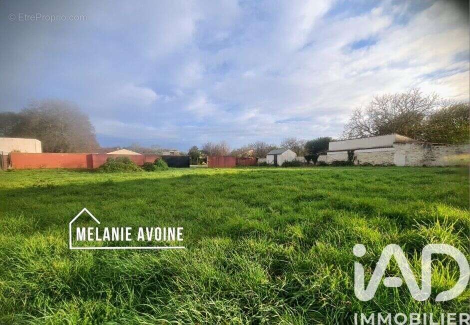 Photo 4 - Terrain à LE THOU