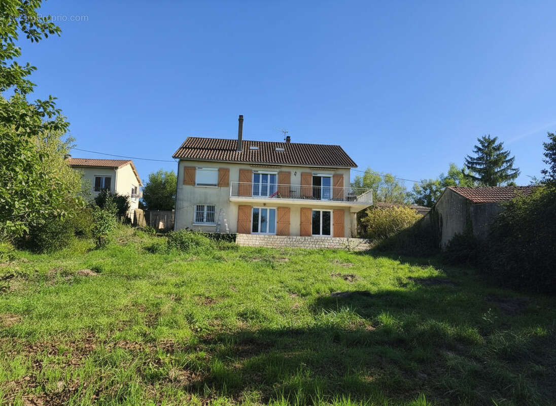 Maison à RUELLE-SUR-TOUVRE