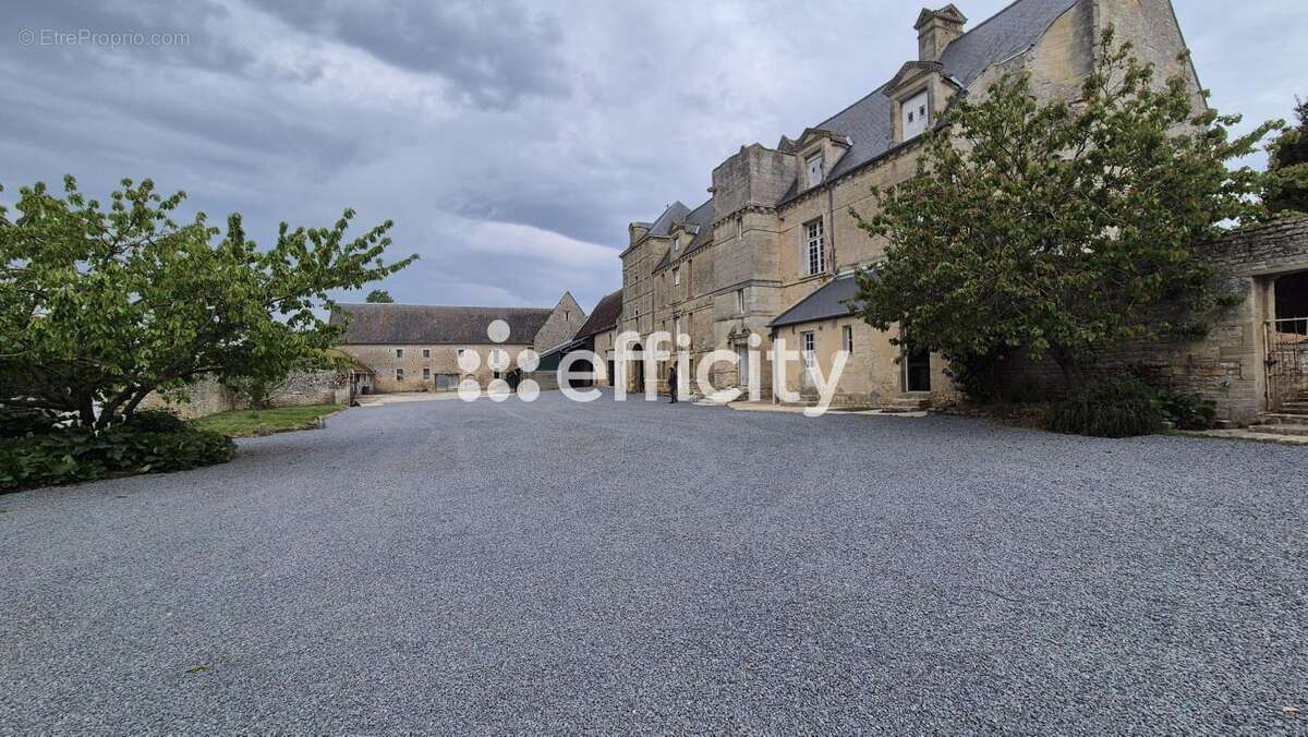 Maison à VIENNE-EN-BESSIN