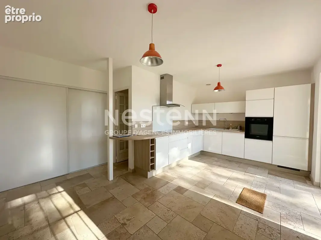 A VENDRE-LA CRAU Maison de plain-pied 157 m² -Terrain de 2 494 m² avec potentiel de division - photo 2