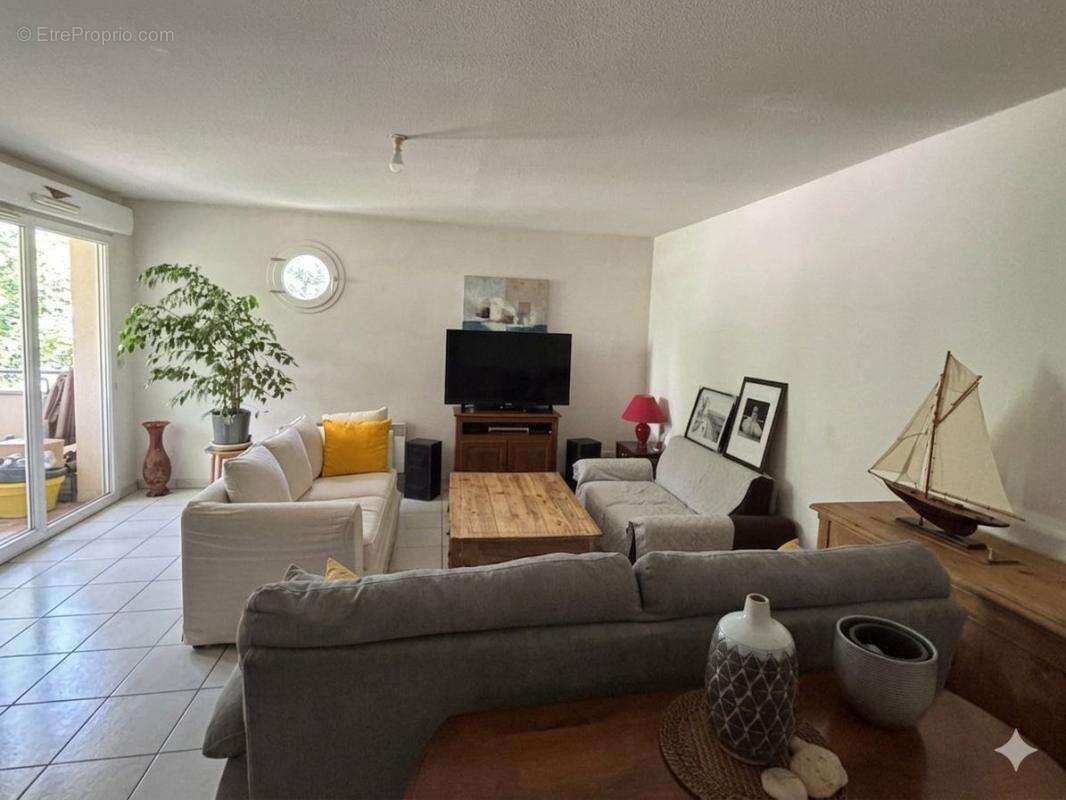 Appartement À Vendre - photo 2
