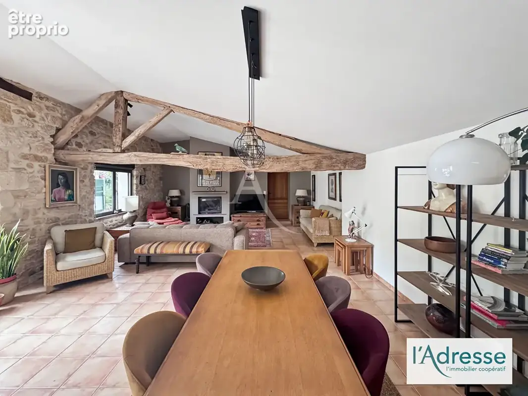 EXCLUSIVITE Élégante Maison en pierre rénovée avec piscine et dépendance - photo 2