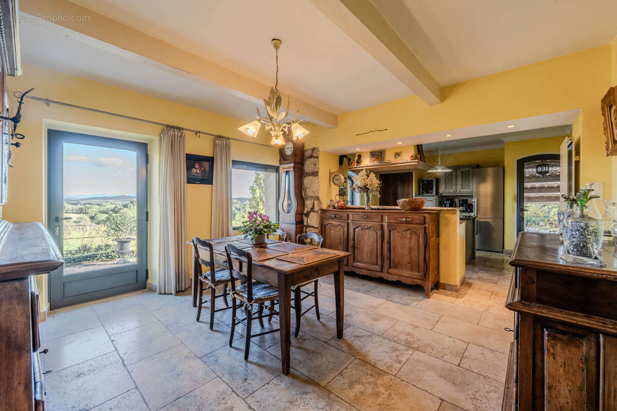 Maison à FORCALQUIER