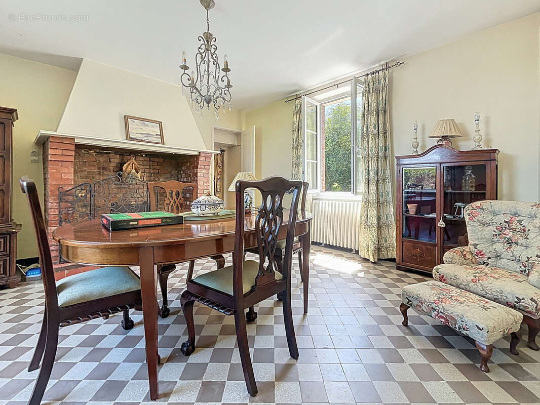 Maison à MOON-SUR-ELLE