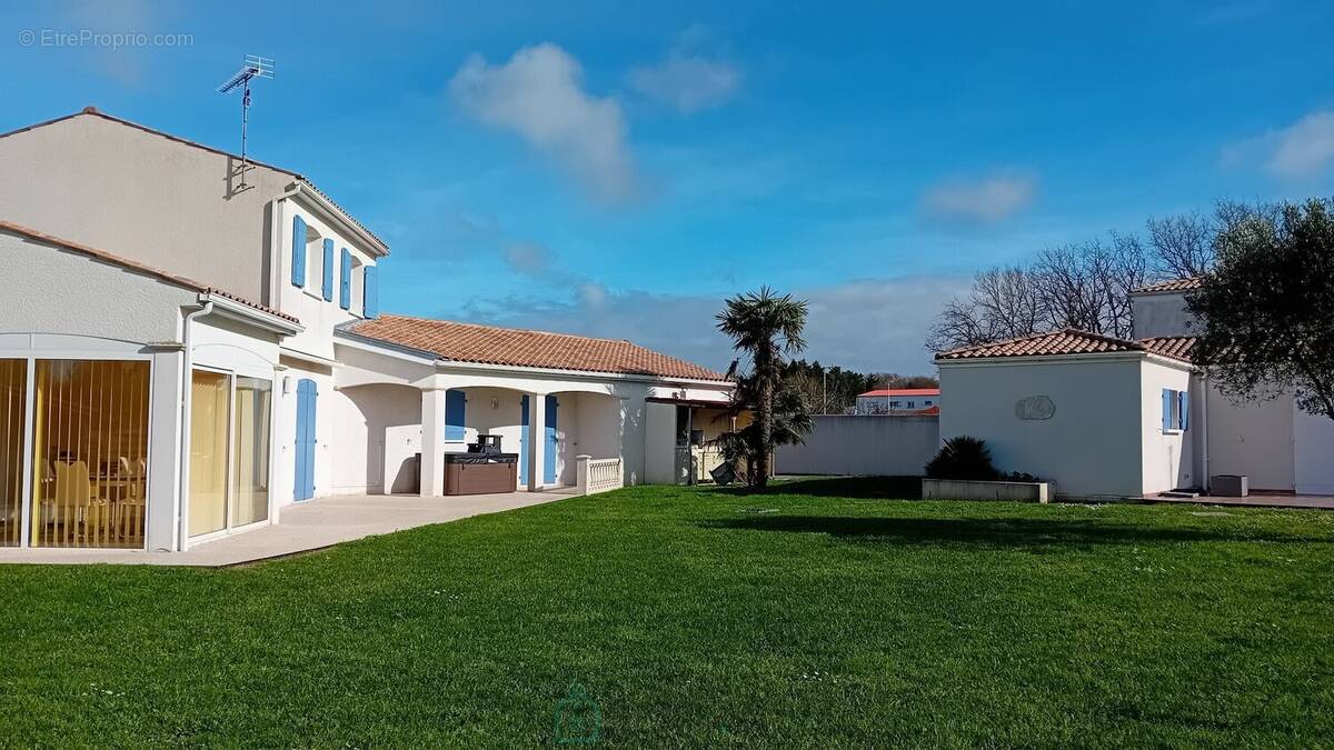 Maison à SAINT-SULPICE-DE-ROYAN