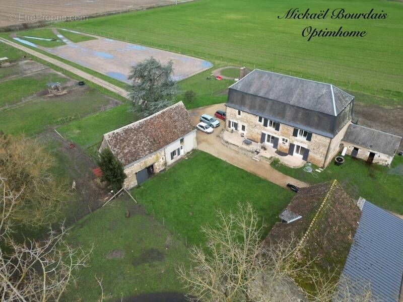 Maison à LUCHE-PRINGE