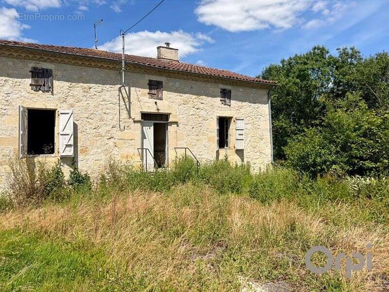 En campagne maison ancienne a renover entierement sur plus de 5000 m² de terrain - photo 4