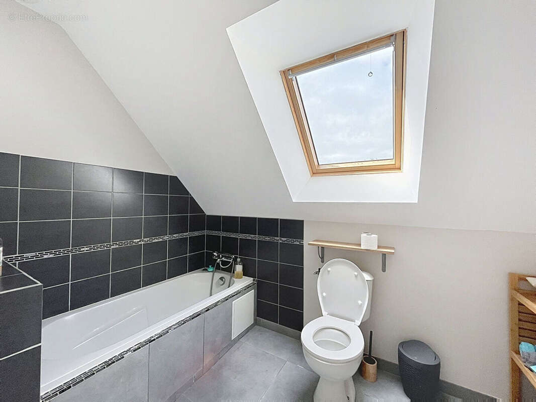 Maison à SAINT-MELOIR-DES-ONDES