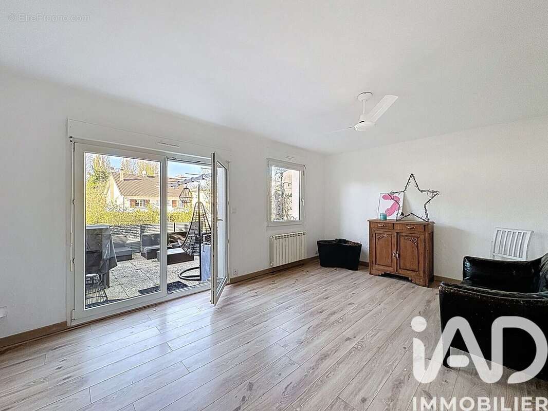 Photo 3 - Appartement à MENNECY