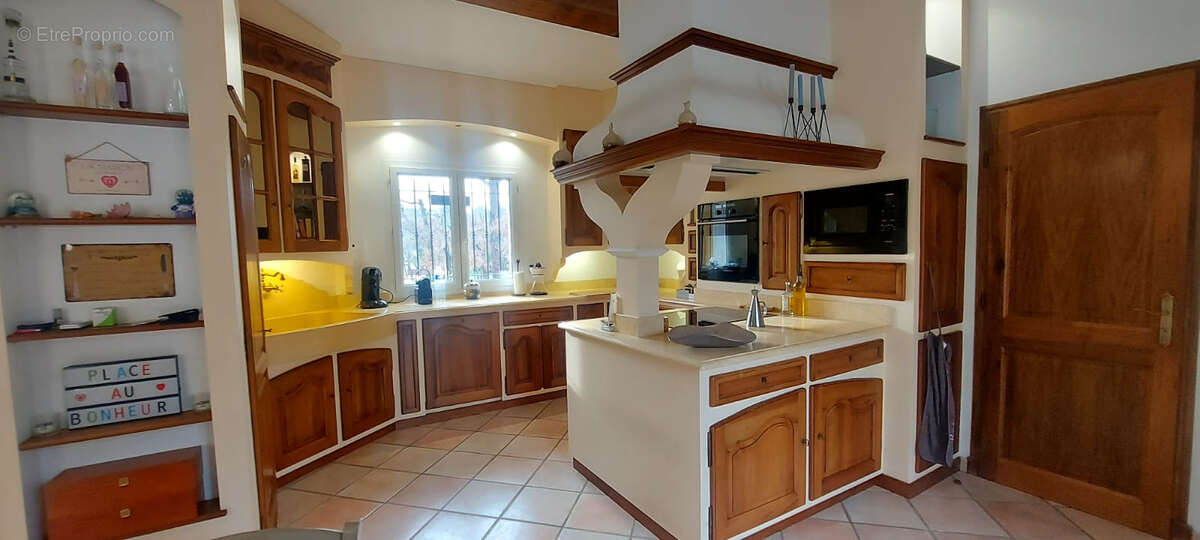 Maison à MEOUNES-LES-MONTRIEUX