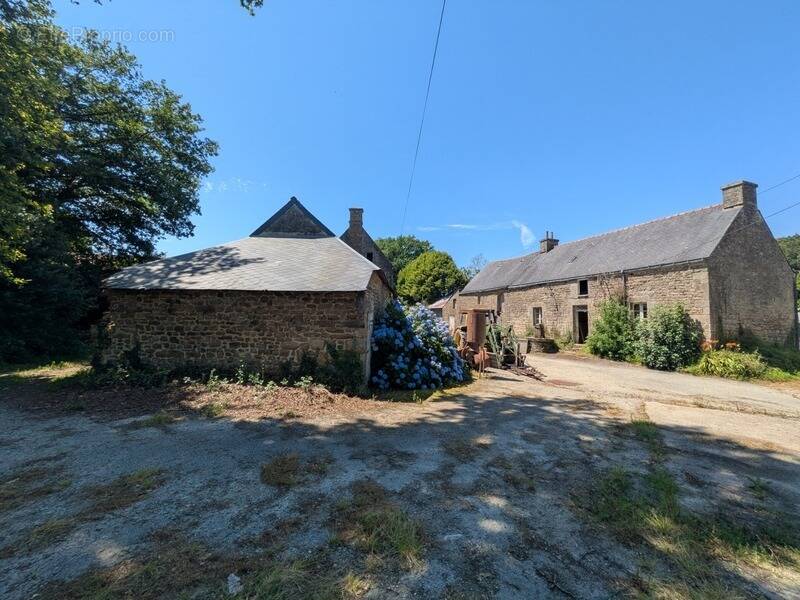 Maison à LOCMALO