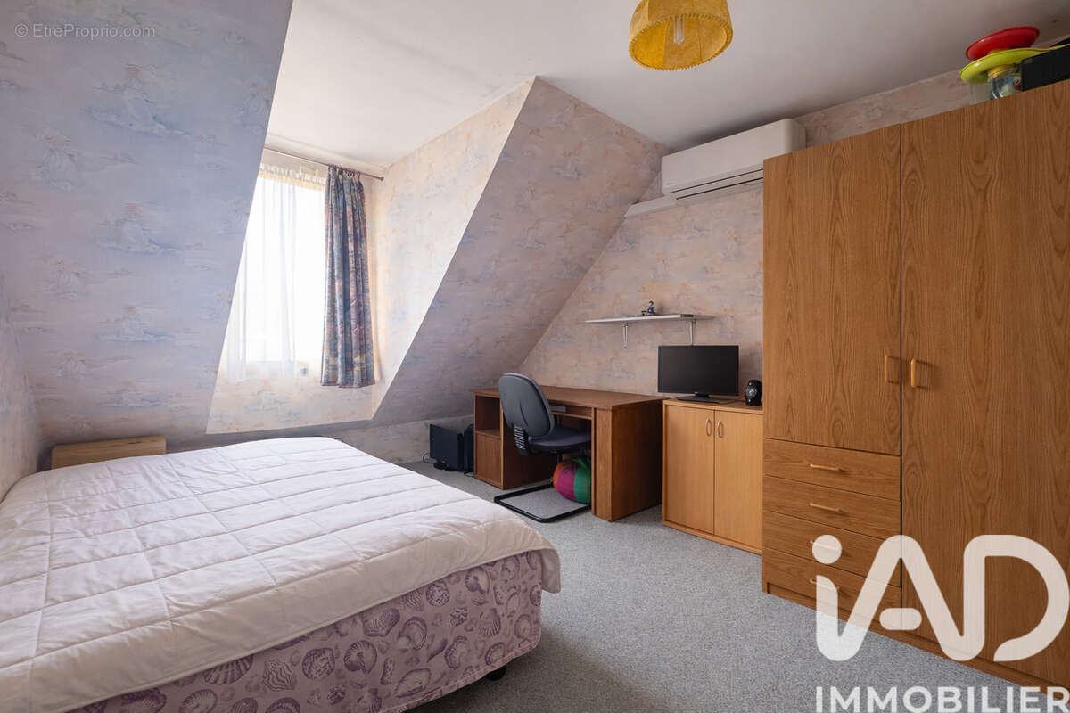 Maison 149 m² à Brieres-Les-Scelles  - photo 5