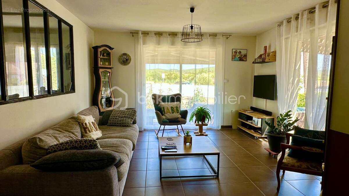 Villa plain-pied avec piscine et garage - photo 6