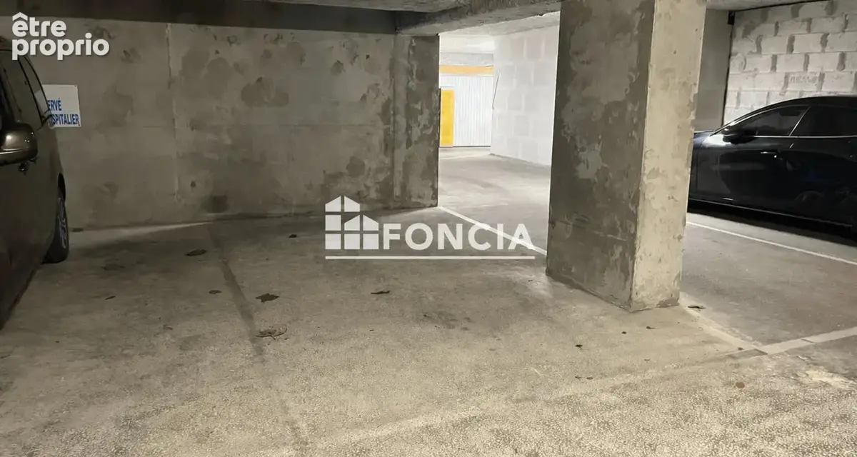 Photo Parking à Royan au prix de 55 900€