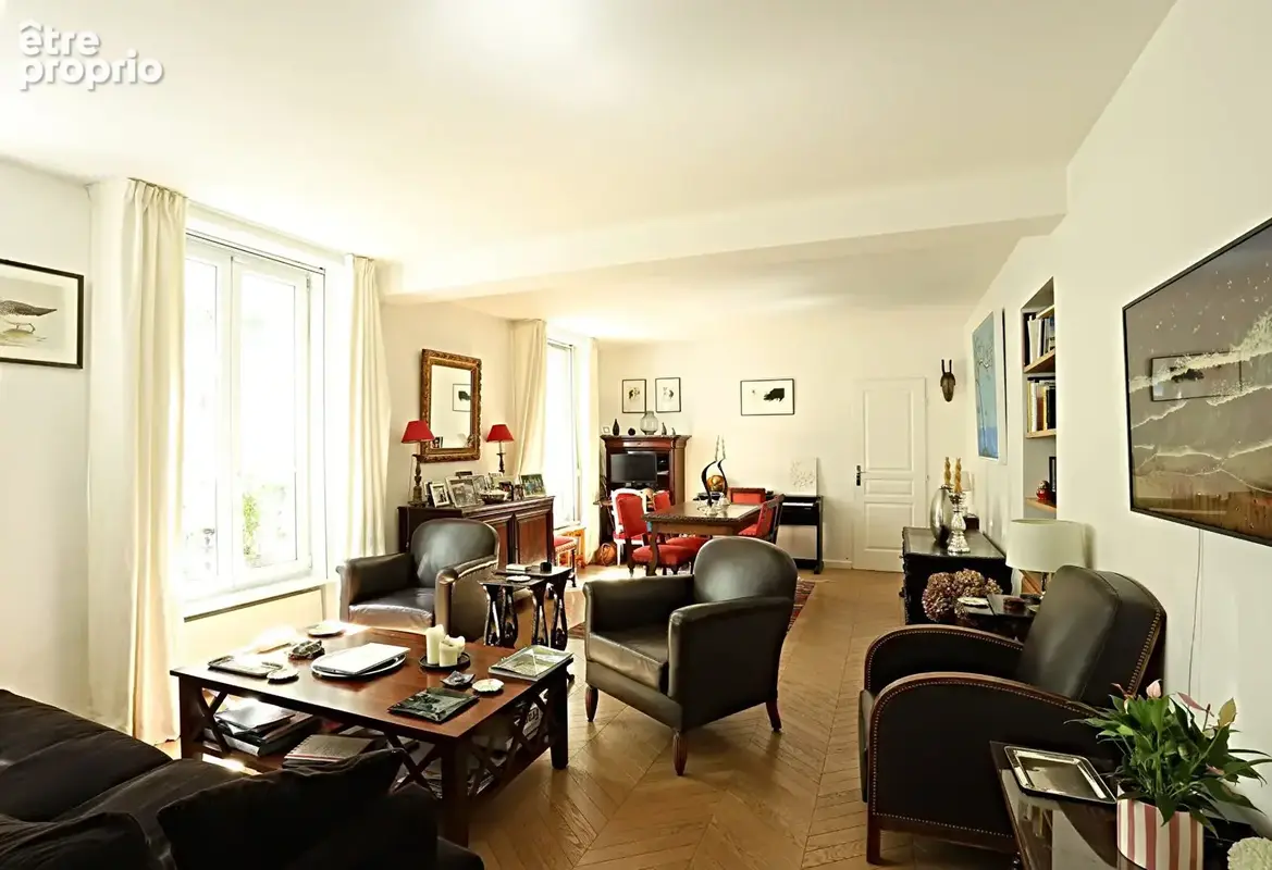Appartement à PARIS-7E