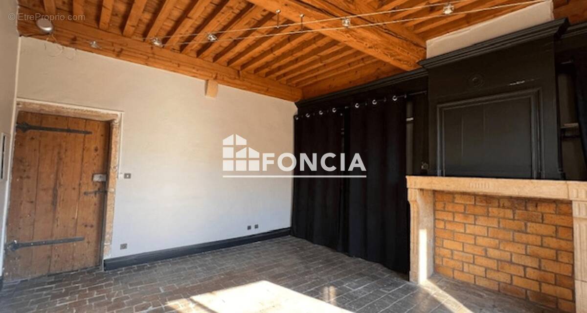 Appartement à COUZON-AU-MONT-D'OR