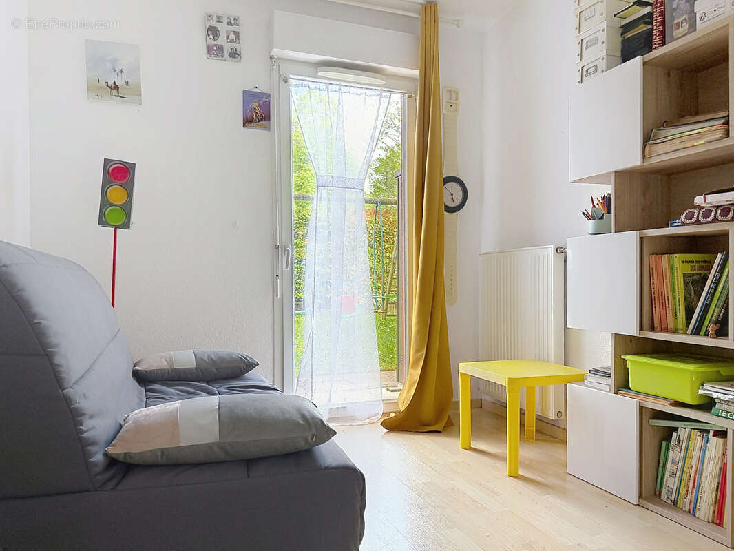 Appartement à vendre 4 pièces GEX (01) - photo 6