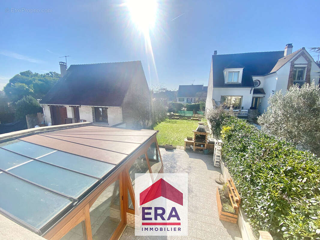 Maison à SARTROUVILLE