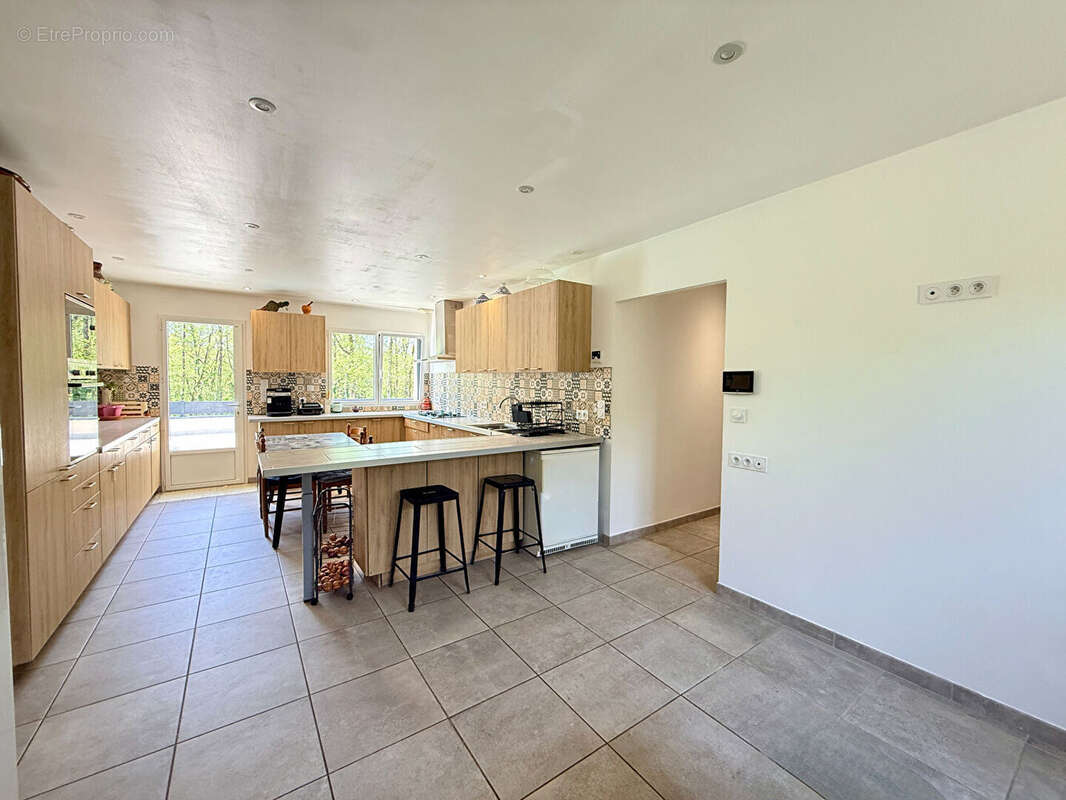 Maison à TROIS-PALIS