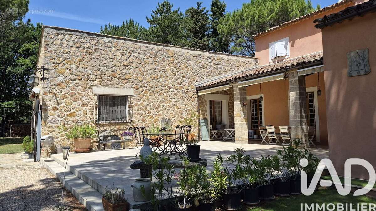 Photo 2 - Maison à REGUSSE