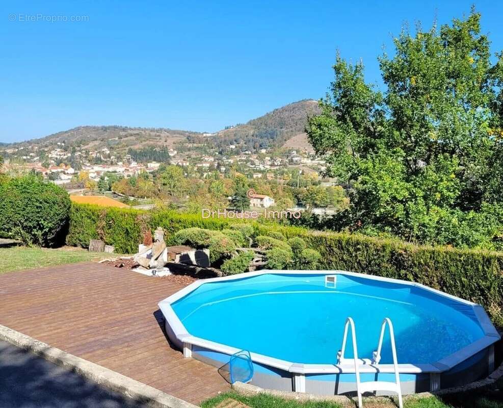 Maison à BRIVES-CHARENSAC