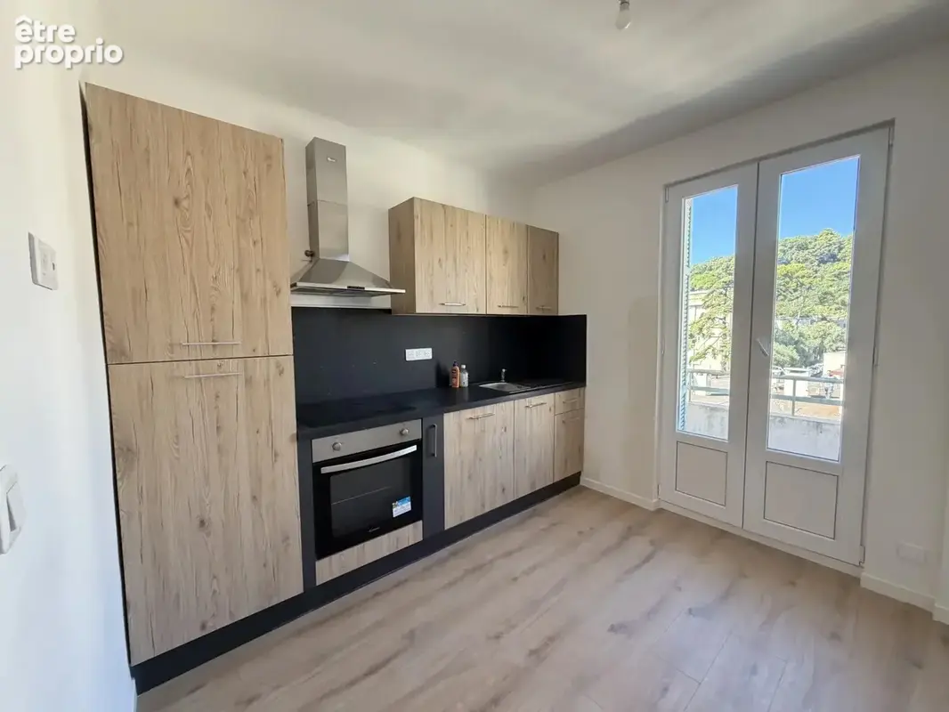Nice Estienne d'Orves 2 pieces en dernier etage - photo 2