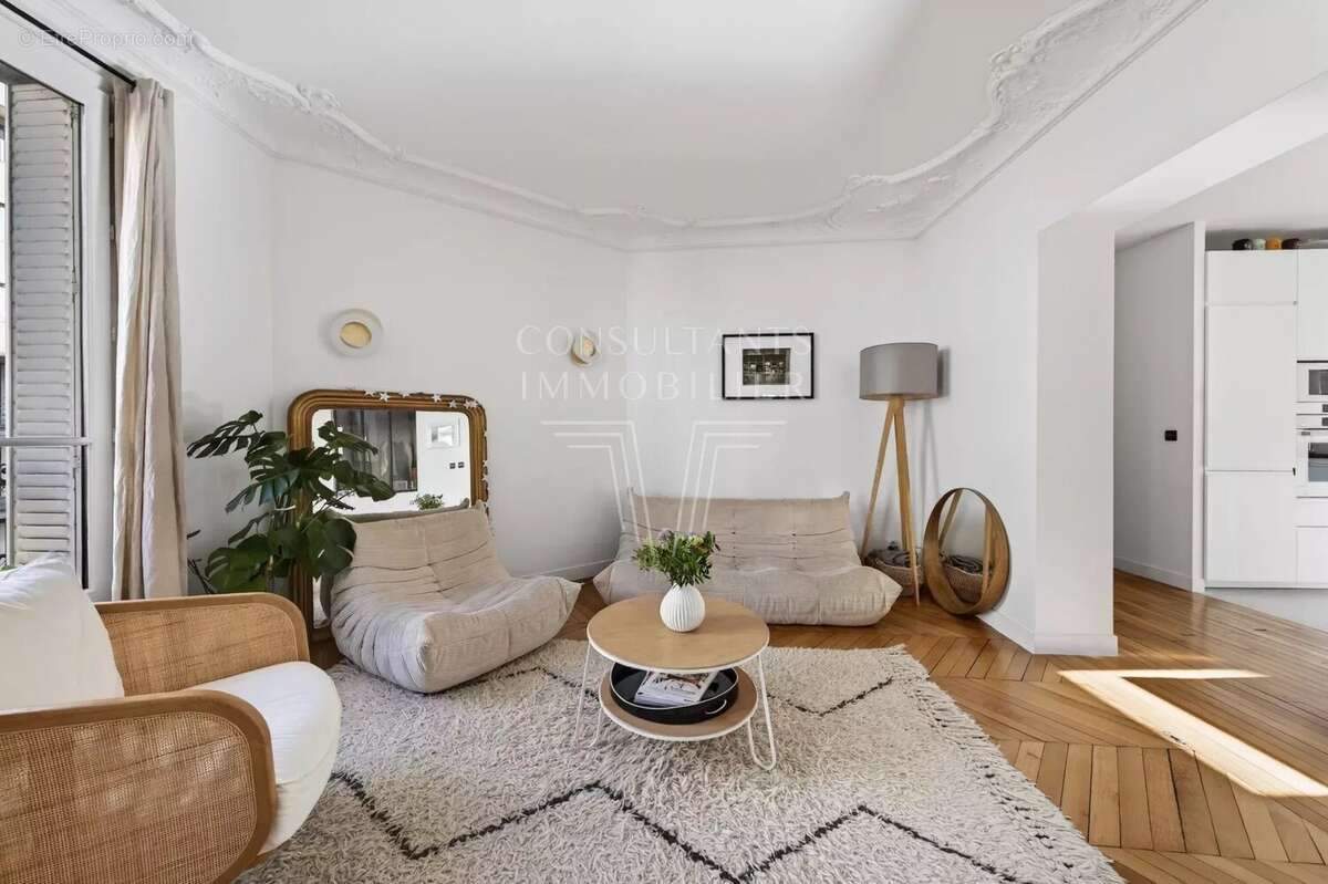 Appartement à PARIS-14E