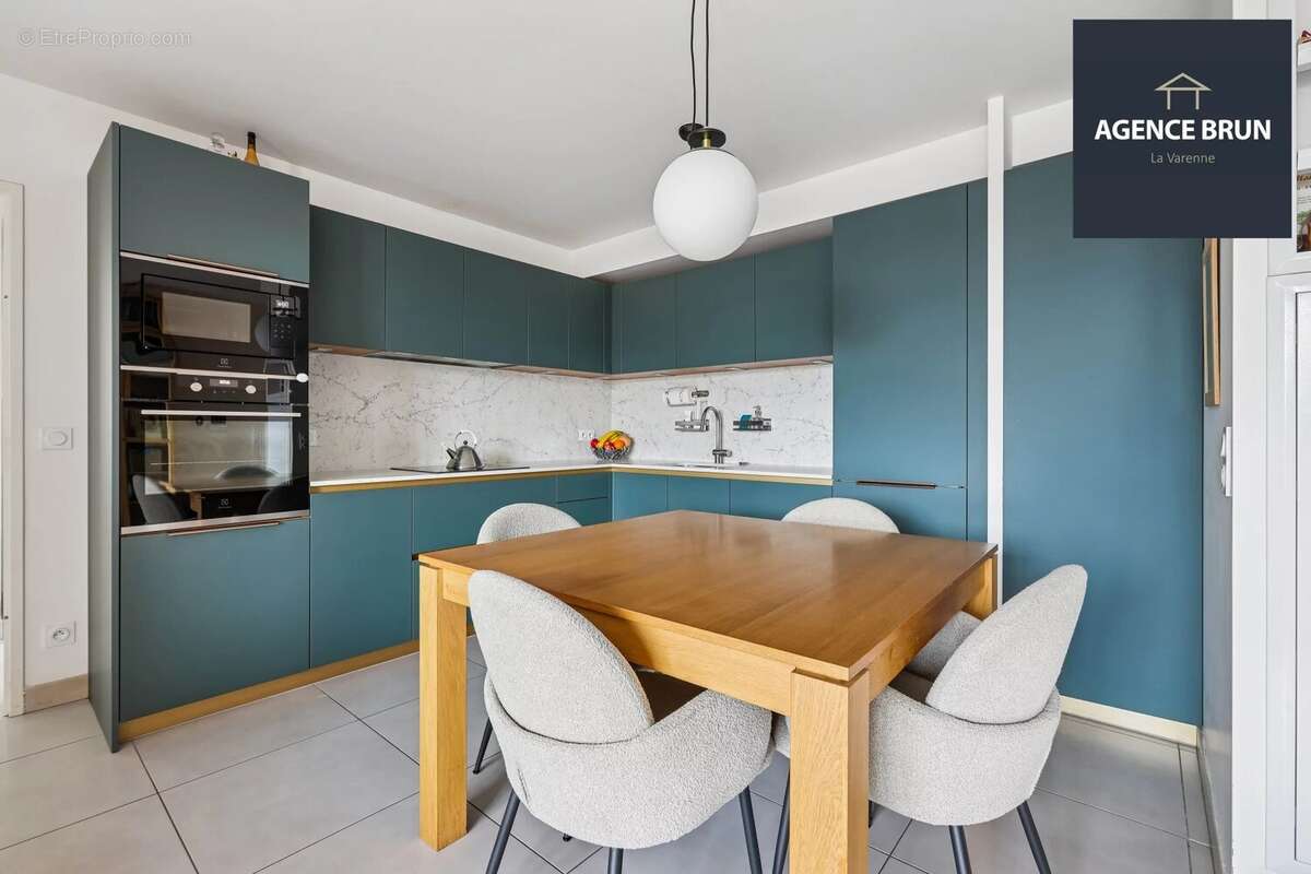 Appartement à SAINT-MAUR-DES-FOSSES