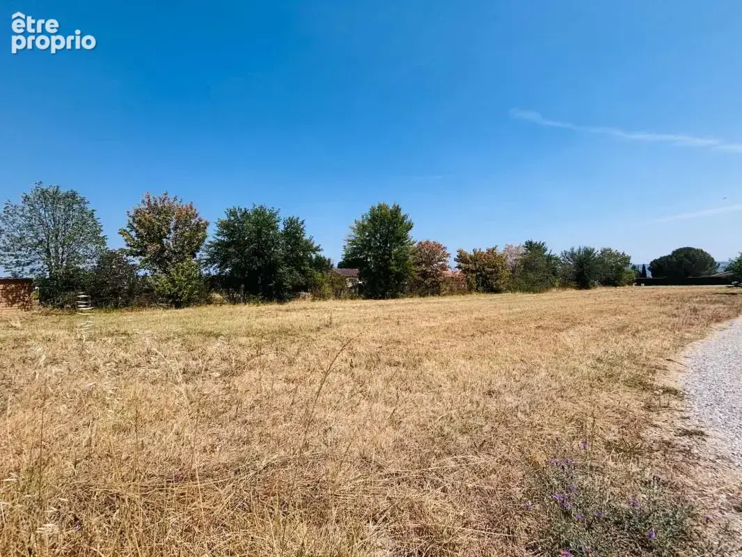Terrain constructible plat de 776 m² - environnement ideal - photo 5